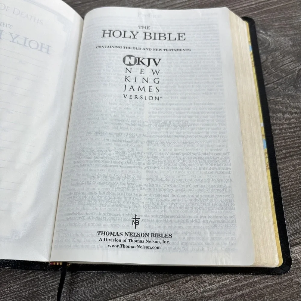 Holy Bible NKJV New King James Version Bonded Leather Black Nelson Thinline